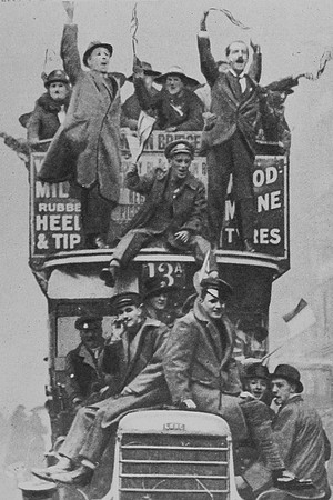 London Celebrating The Armistice November 1918 No 1