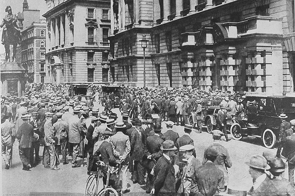 On 4th Aug 1914 Crowds Gathered Waiting For News Of War