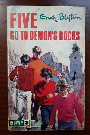 Book 19 Five Go To Demons Rock 1975 Paperback Edition