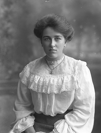 Rose Mabel Peerless of 72 Lower Court Road, Epsom 1906
