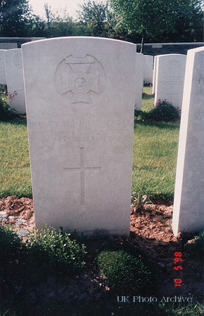 Levitt Sydney Levitt 2nd Lt 16th Kings Royal Rifle Corps UNICORN CEMETERY, VENDHUILE FRANCE