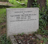 Reynolds H Captain VC MC 12th Royal Scots St Giles Churchyard Ashtead Surrey