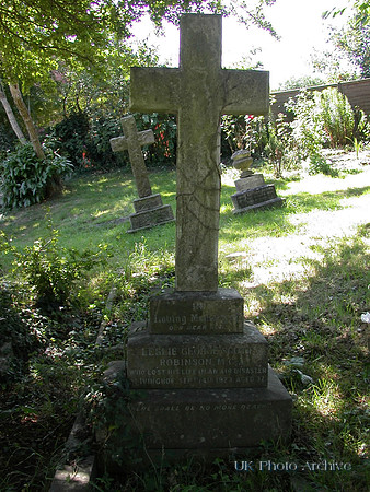 Robinson L G S Lt MC Royal Flying Corps Cheam Cemetery Photo No 1