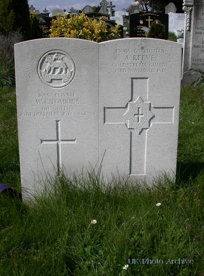 Tomkins W C Pte 1055 The Queen's (Royal West Surrey Regiment) & Reeve A Pte 13905 3rd Coldstream Guards BANDON HILL CEMETERY Wallington Surrey