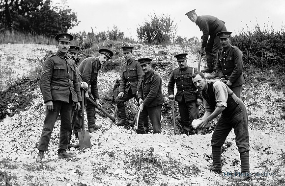 A Pioneer Squad Of The 11th London Regiment At Work