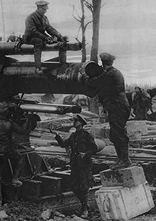 Cleaning A Big Gun On The Canadian Front