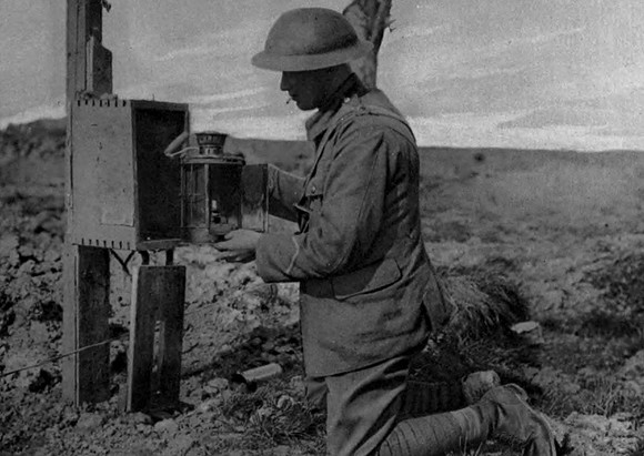 A Night Battle Guiding Lamp And Box