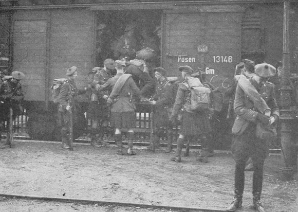 Royal Highlanders Of Canada Entraining At Bensberg 5th Jan 1919