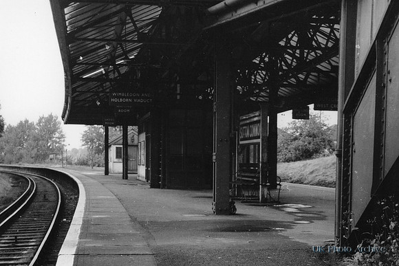 Sutton Common Station c1950