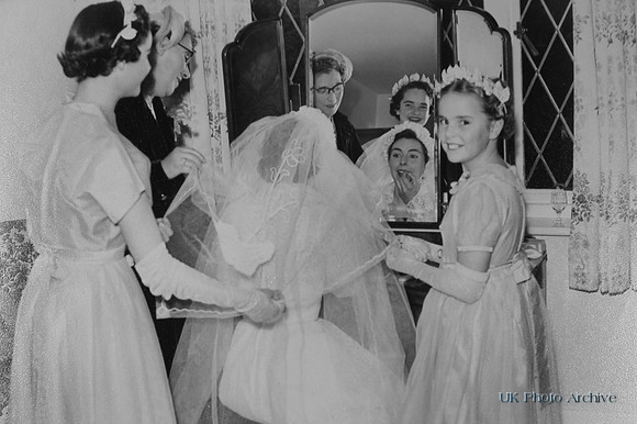Gladys Brenchley With Her Bridesmaids