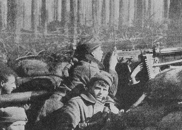 British Troops With A Maxim Gun In The Trenches