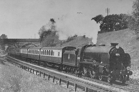 No 30919 Harrow Slowing To A Stop At Hildenborough With A Charing Cross To Hastings Stopping Train
