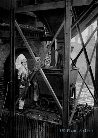 Women Working As Coal Haulers At The London Hydraulic Power Companys Pumping Station