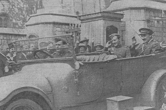 Robinson W L Lt RFC VCThe Graphic 11th Sep 1916