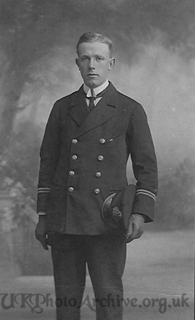 Mallet T M 2nd Officer S.S. Duchess of Cornwall (Falmouth) Mercantile Marine Croydon Roll Of Honour