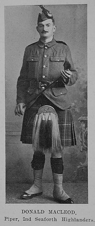 MacLeod D Piper 2nd Seaforth Highlanders The Sword Of The North Highland Memories Of The Great War - Dugald MacEchern