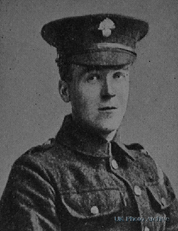 Castledine M C Pte 9261 4th London Regiment (Royal Fusiliers) De Ruvignys Roll Of Honour Vol 1