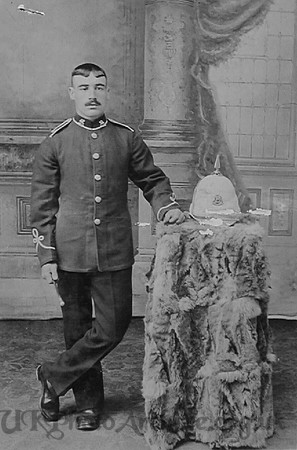 Mates T St G Pte L/7010 1st The Queen's (Royal West Surrey Regiment) Croydon Roll Of Honour
