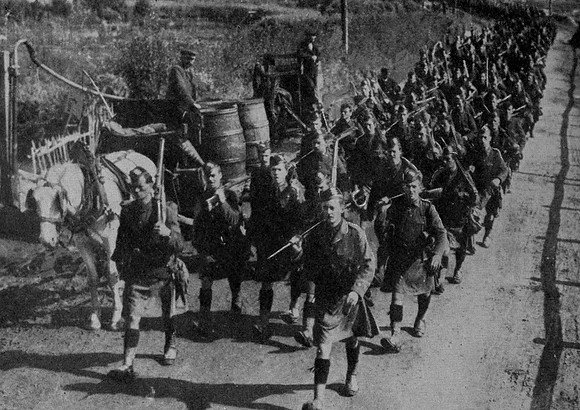 The London Scottish Arriving In France Sep 1914