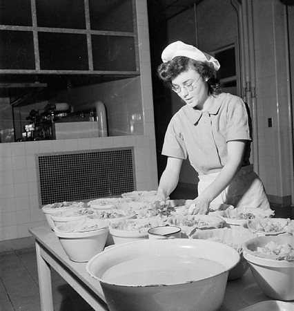 Domestic Work In St Helier Hospital Carshalton 1943