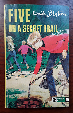 Book 15 Five On A Secret Trail 1972 Paperback Edition