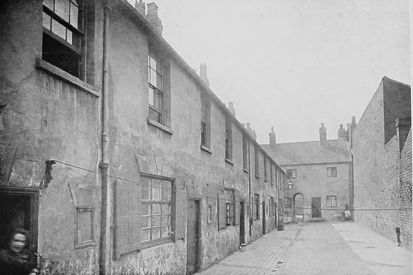 A Typical Birmingham Court 1890