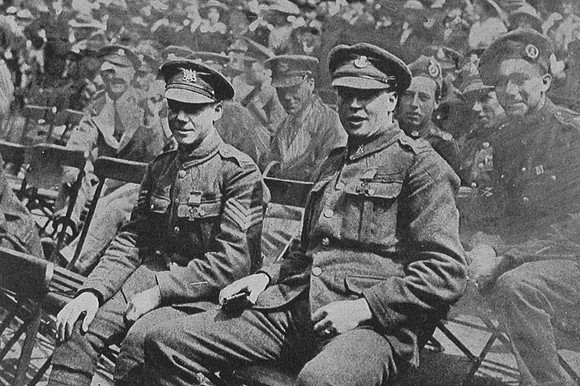 Sergt Albert Mountain West Yorks Regt Left Pte Thomas Young DLI In The Courtyard Of Buckingham Palace