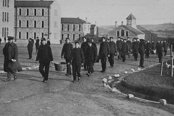 Kitcheners Army At Tipperary Barracks Christmas Day 1914