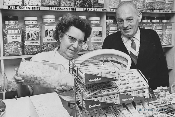 Mr And Mrs L Barber Serving Sweets From Their Shop In Hatfield Road St Albans 1970s