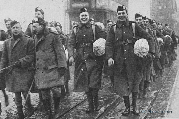 The London Scottish Leaving For The Front 1917
