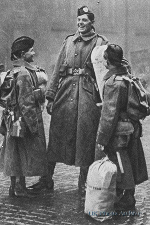 A 7 Foot Soldier In The London Scottish Leaving For The Front WW1