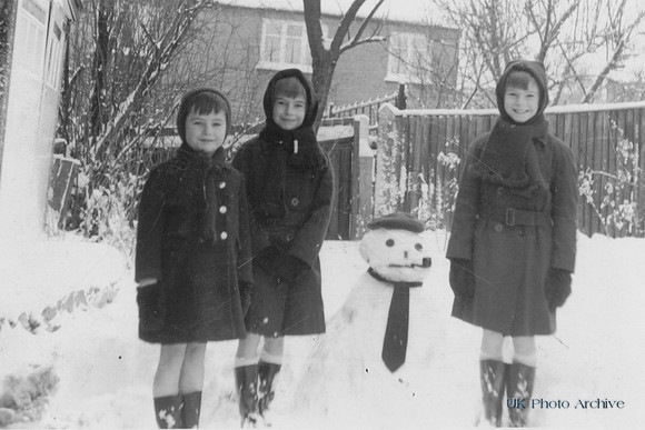 Building A Snowman 1950s