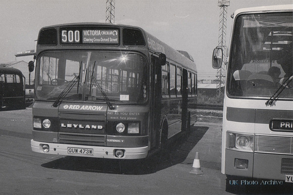 London Transport Red Arrow LS473 GUW 473W Route 500