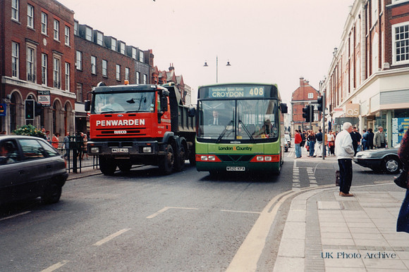 London And Country Dennis Lance SLF M520 KPA 408 In Epsom 1990s