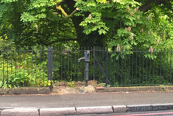 Old Water Pump Pound Street Carshalton