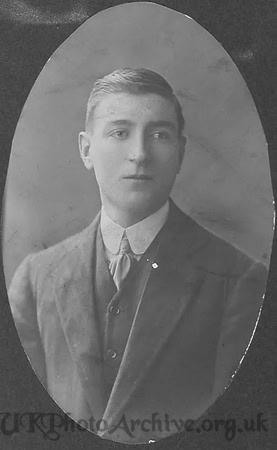 Parker J G Pte Queen's Royal West Surrey Regiment Croydon Roll Of Honour