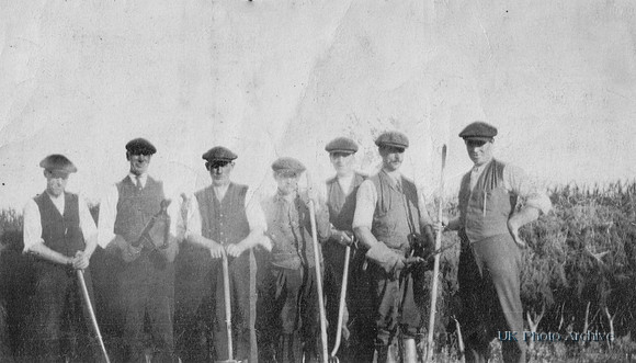 Workers At Aintree Racecourse 1920s