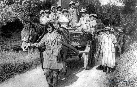 Woman Land Workers In Worcestershire Setting Out To Work