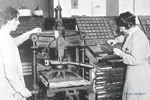 Women Working At The Womens Printing Society Off Picadilly