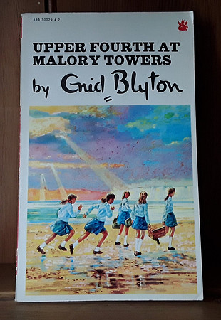Book 4 Upper Fourth At Malory Towers 1972 Edition Dragon Front