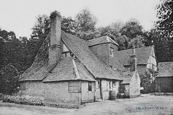 Cottages Church Green Beddington 1908 2