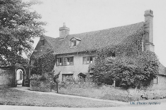 Cottages Church Green Beddington 1908