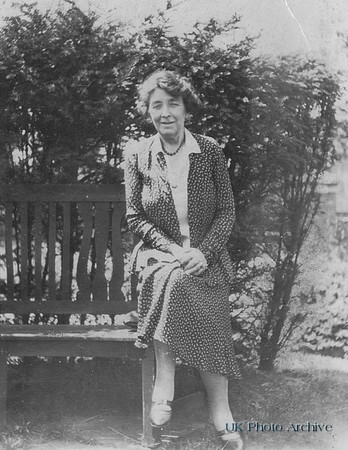 Minnie Florence Temple-Saville (Nee Cullis)