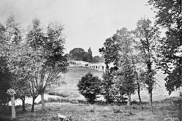Walton Bridge 1890s