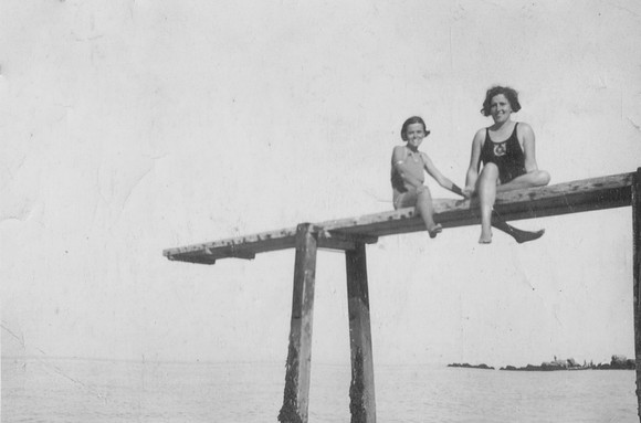 Gladys Punter And Mary Goater (Later Morgan) 1920s