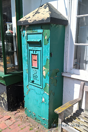 Post Box Sissinghurst Village June 2017