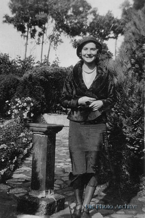 Young Woman Wearing Fur Jacket And Pearls 1930s