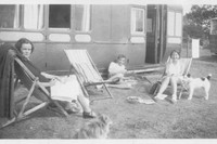 Gladys Punter (On Left Of Photo) & Couple With Dogs Outside Converted Railway Carriage 1920s