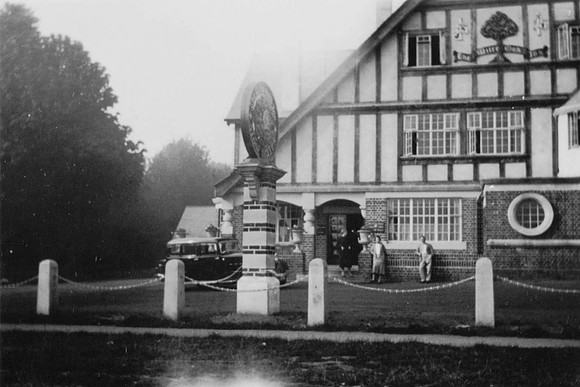 The Mitre Oak Hartlebury Worcestershire 1936