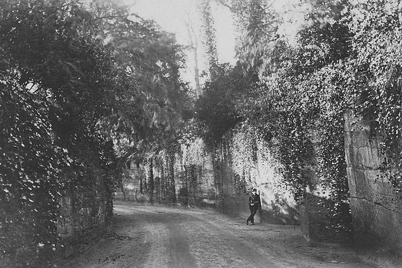 The Avenue Warwick Castle 1860s
